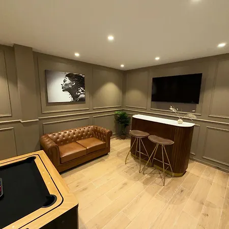 Luxury In With Heated Pool Parties And Festive Events Not Allowed *