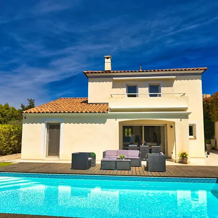 Luxury In With Heated Pool Parties And Festive Events Not Allowed *
